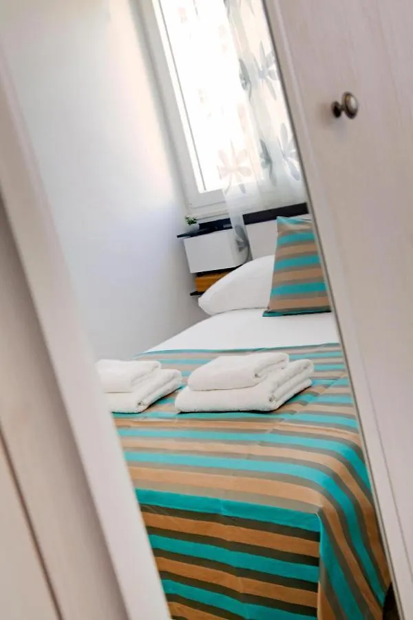 Modern 2-Bed Apt, Late Check In Available Split 0*,