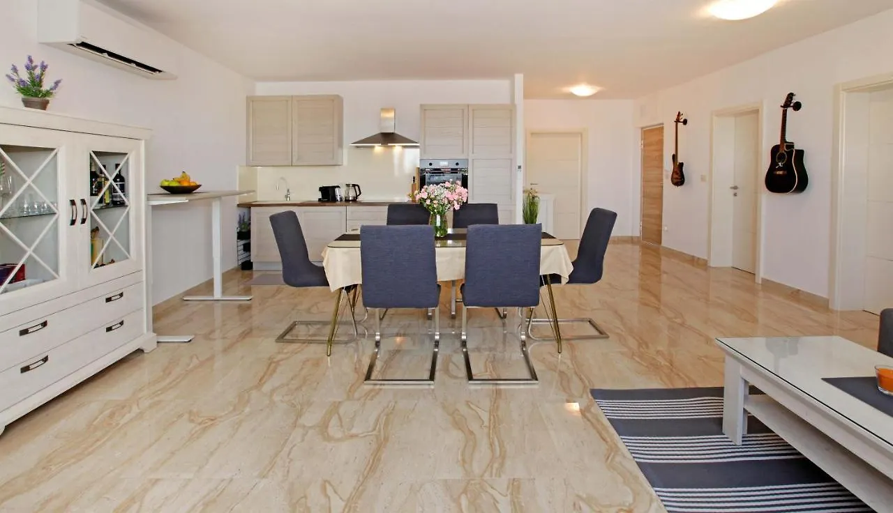 Apartment Modern 2-Bed Apt, Late Check In Available Split Croatia
