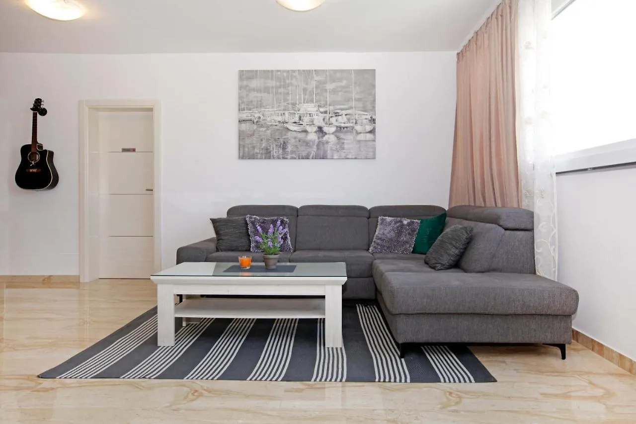 Apartment Modern 2-Bed Apt, Late Check In Available Split Croatia