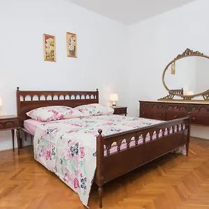  Apartment Dzeki