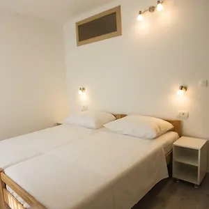  Apartment Lovor