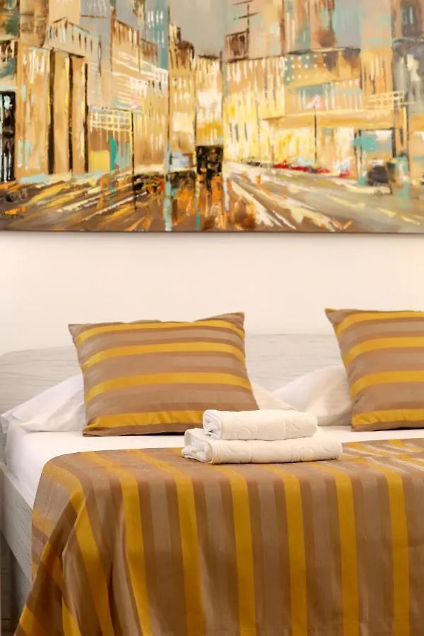 Apartmán Modern 2-Bed Apt, Late Check In Available Split
